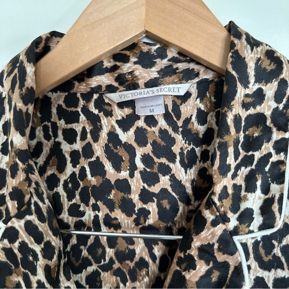 Leopard print satin pajama shirt - Picture 3 of 3